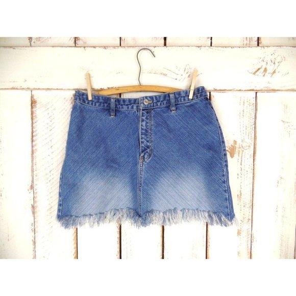 90s Gap light blue frayed and distressed denim high waisted jean mini skirt - Picture 5 of 5